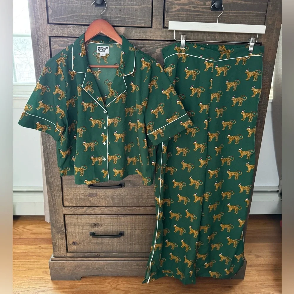 Bouffants & Broken Hearts Green Leopard Pajama Set, Size L - Picture 3 of 9